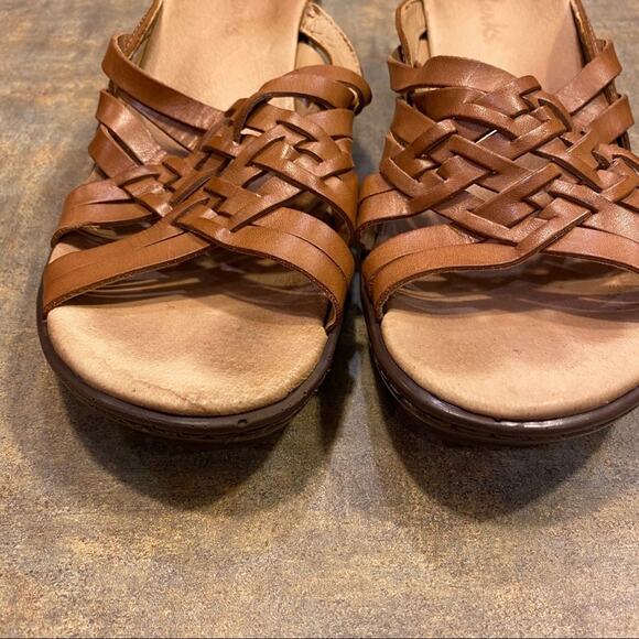 Clarks Artisan Woven Strappy Brown Leather Open Toe Sandals Size 8 Chunky Heel - Picture 4 of 10